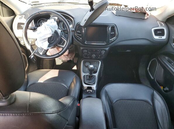 3C4NJDBB6KT761064 2019 JEEP COMPASS Charcoal Dashboard view