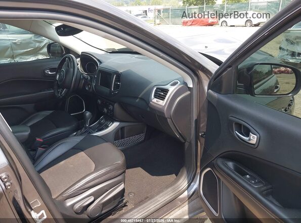 3C4NJDBB6MT544648 2021 JEEP COMPASS Gray Front interior view