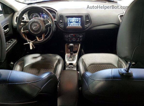 3C4NJDBB6MT569596 2021 JEEP COMPASS White Vista del salpicadero