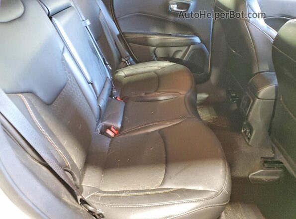 3C4NJDBB6MT569596 2021 JEEP COMPASS White Vista interior trasera