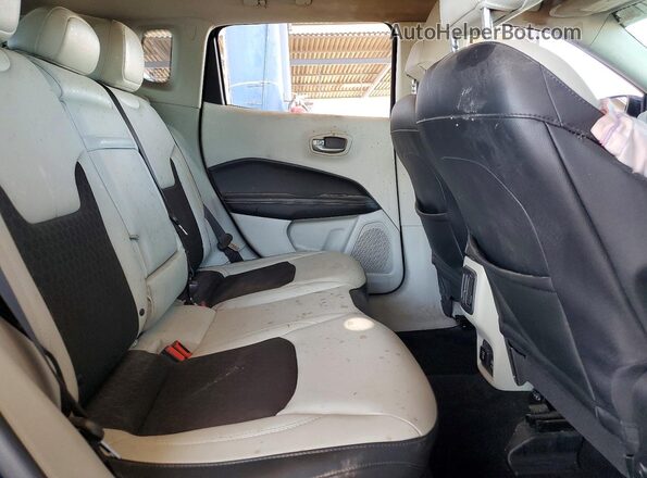 3C4NJDBB7HT660933 2017 JEEP COMPASS Blue Rear interior view