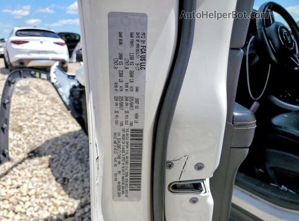 3C4NJDBB7JT117409 2018 JEEP COMPASS White Vista del compartimento del motor