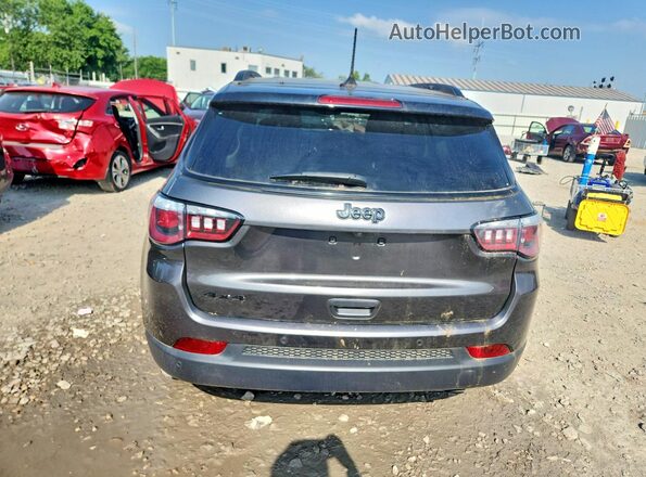 3C4NJDBB7JT325337 2018 JEEP COMPASS Gray Вид ззаду