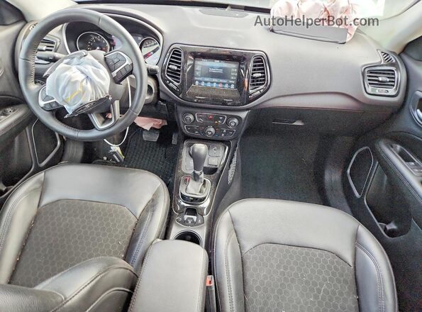 3C4NJDBB7JT325337 2018 JEEP COMPASS Gray Вид панелі приладів