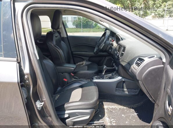 3C4NJDBB7JT400618 2018 JEEP COMPASS Gray Սալոնի դիմացի տեսք