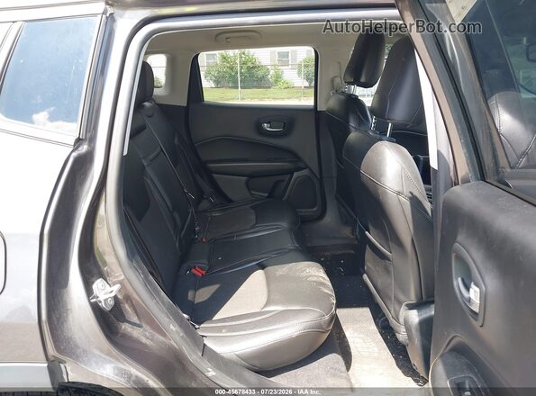 3C4NJDBB7JT400618 2018 JEEP COMPASS Gray VIN կոդի պիտակի տեսք
