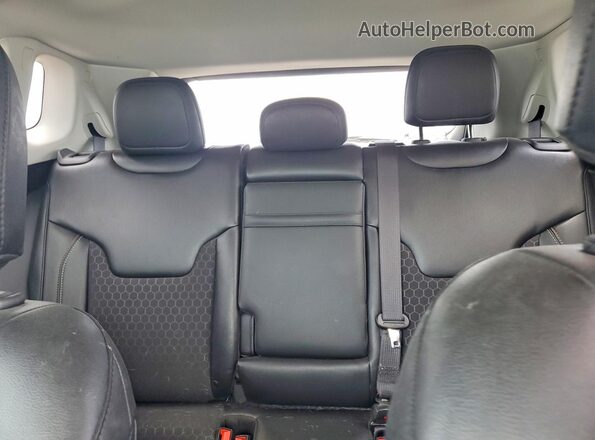 3C4NJDBB7LT117025 2020 JEEP COMPASS Черный Вид задних сидений