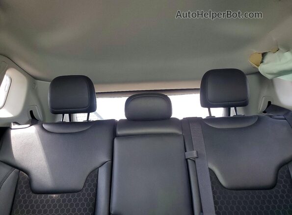 3C4NJDBB7MT533786 2021 JEEP COMPASS White Widok tylnych siedzeń