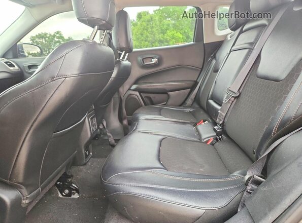 3C4NJDBB8HT679992 2017 JEEP COMPASS Black Vista interior trasera