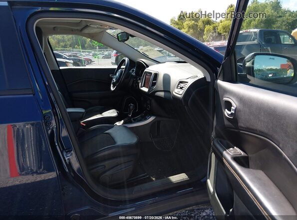 3C4NJDBB8HT692452 2017 JEEP COMPASS Dark Blue Front interior view