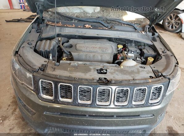 3C4NJDBB8JT283826 2018 JEEP COMPASS Green Rear view