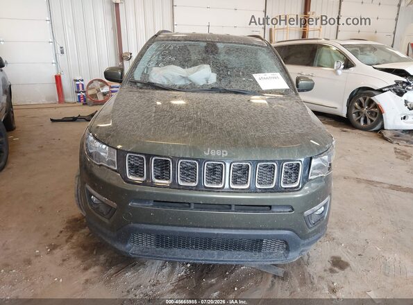 3C4NJDBB8JT283826 2018 JEEP COMPASS Green Instrument cluster view
