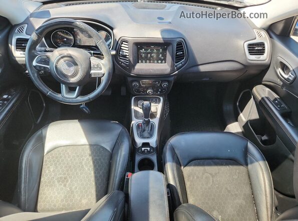 3C4NJDBB8JT290632 2018 JEEP COMPASS Blue Dashboard view