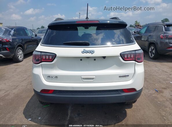 3C4NJDBB8JT326318 2018 JEEP COMPASS White 