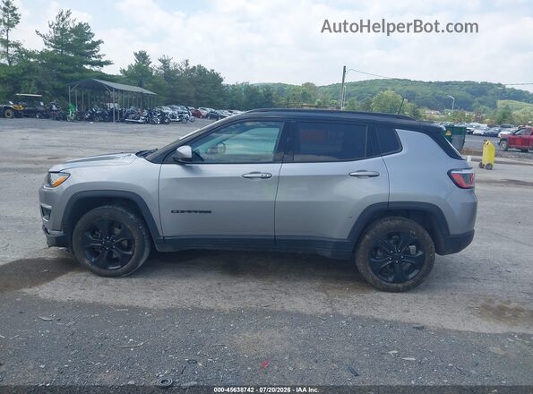 3C4NJDBB8JT433739 2018 JEEP COMPASS Silver 360 interior view