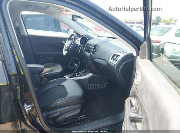 3C4NJDBB8KT696430 2019 JEEP COMPASS Черный Вид салона спереди