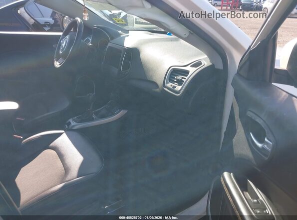 3C4NJDBB8KT741933 2019 JEEP COMPASS White Front interior view