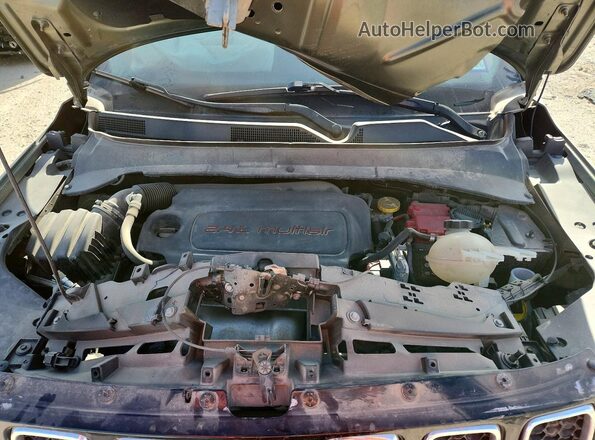 3C4NJDBB8KT755220 2019 JEEP COMPASS Green Вид задньої частини салону