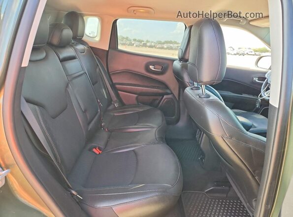 3C4NJDBB8KT755220 2019 JEEP COMPASS Green Вид задніх сидінь