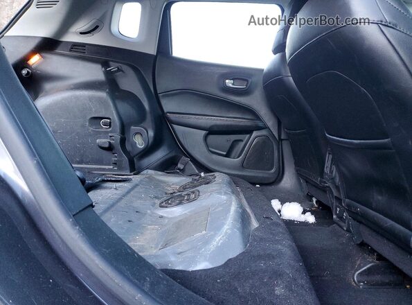 3C4NJDBB8KT786659 2019 JEEP COMPASS Серый Вид задней части салона