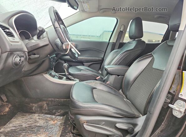 3C4NJDBB8LT150437 2020 JEEP COMPASS Черный Вид салона спереди