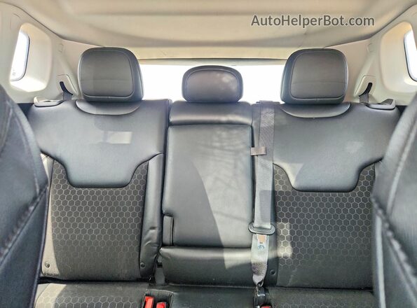 3C4NJDBB8LT258539 2020 JEEP COMPASS Красный Вид задних сидений