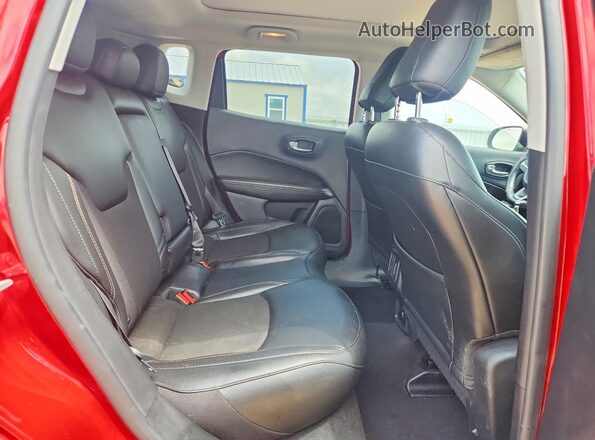 3C4NJDBB8LT258539 2020 JEEP COMPASS Красный Вид задней части салона