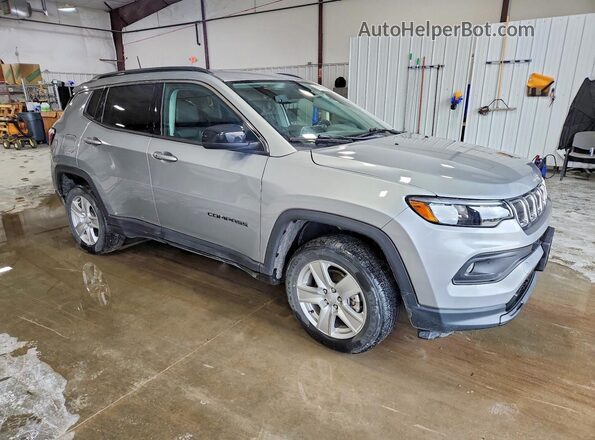 3C4NJDBB8NT168665 2022 JEEP COMPASS Silver Przód prawy
