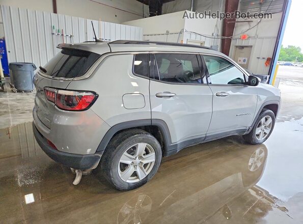 3C4NJDBB8NT168665 2022 JEEP COMPASS Silver Tył prawy