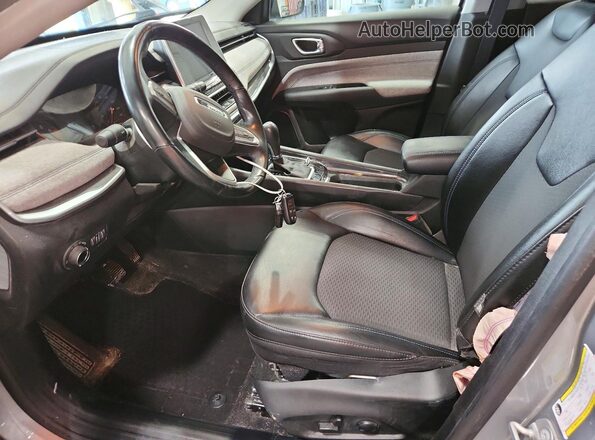 3C4NJDBB8NT168665 2022 JEEP COMPASS Silver Widok wnętrza z przodu