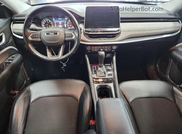 3C4NJDBB8NT168665 2022 JEEP COMPASS Silver Widok deski rozdzielczej