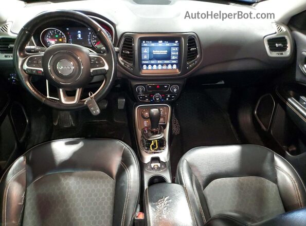 3C4NJDBB9JT202378 2018 JEEP COMPASS Red Widok deski rozdzielczej