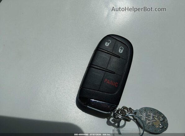3C4NJDBB9JT467690 2018 JEEP COMPASS Red Вид панелі приладів