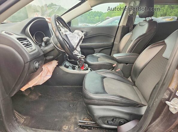3C4NJDBB9KT812895 2019 JEEP COMPASS Серый Вид салона спереди