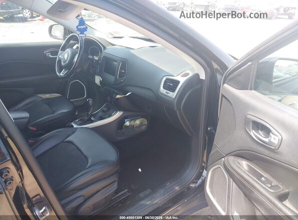 3C4NJDBB9KT812993 2019 JEEP COMPASS Черный Вид салона спереди