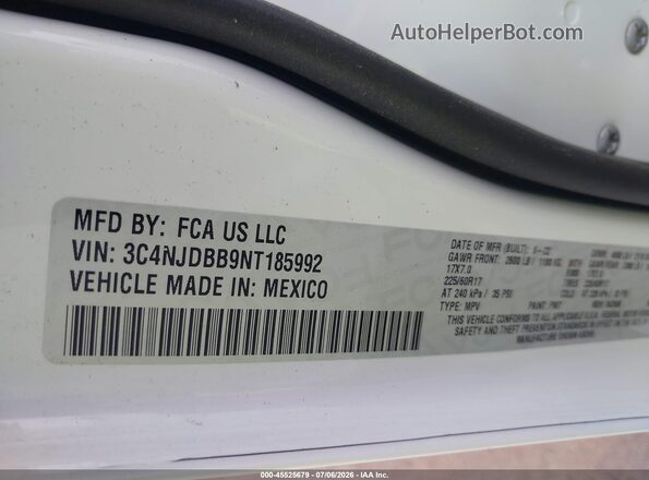 3C4NJDBB9NT185992 2022 JEEP COMPASS White Engine compartment view