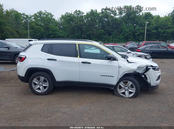 3C4NJDBB9NT185992 2022 JEEP COMPASS White Rear interior view