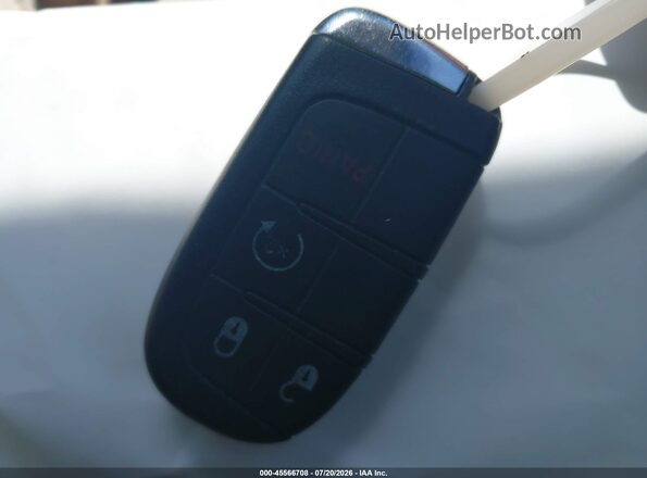 3C4NJDBBXJT131756 2018 JEEP COMPASS Dark Blue Вид панели приборов