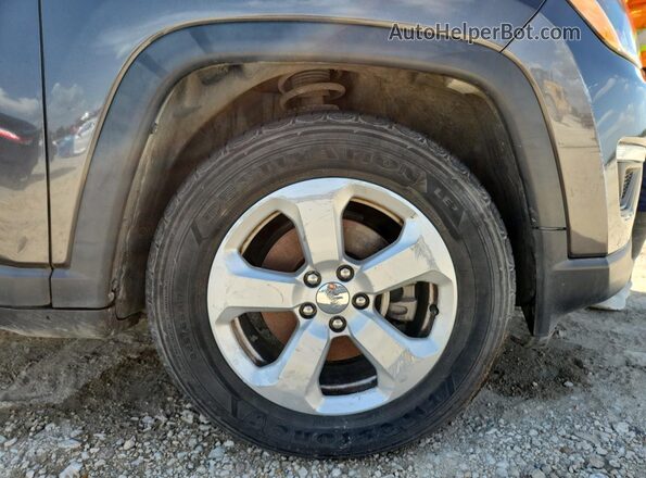 3C4NJDBBXJT315658 2018 JEEP COMPASS Gray 