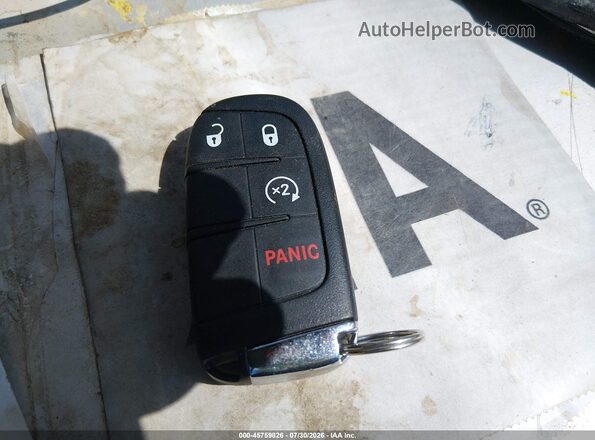 3C4NJDBBXJT401486 2018 JEEP COMPASS Red Вид панелі приладів