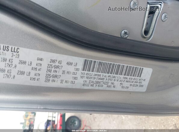 3C4NJDBBXKT742257 2019 JEEP COMPASS Silver Widok komory silnika