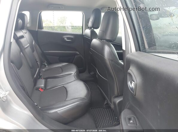 3C4NJDBBXKT742257 2019 JEEP COMPASS Silver Widok naklejki z numerem VIN