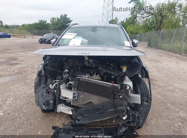 3C4NJDBBXKT742257 2019 JEEP COMPASS Silver Widok z przodu
