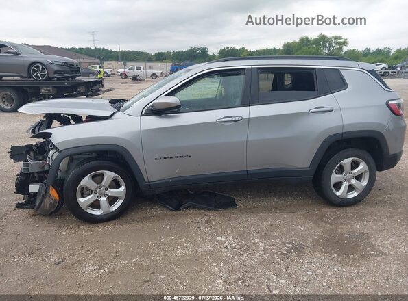 3C4NJDBBXKT742257 2019 JEEP COMPASS Silver Widok wnętrza z tyłu
