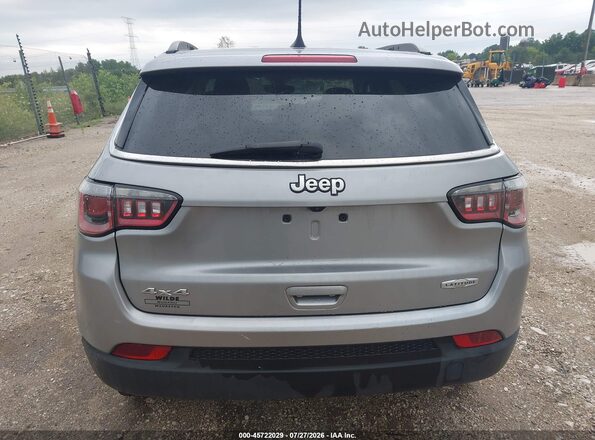 3C4NJDBBXKT742257 2019 JEEP COMPASS Silver 