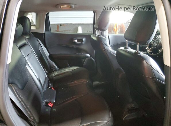 3C4NJDBBXLT107217 2020 JEEP COMPASS Черный Вид задней части салона