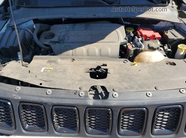 3C4NJDBBXLT165246 2020 JEEP COMPASS White Vista del compartimento del motor