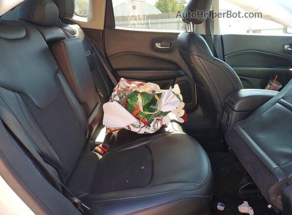 3C4NJDBBXLT165246 2020 JEEP COMPASS White Vista interior trasera