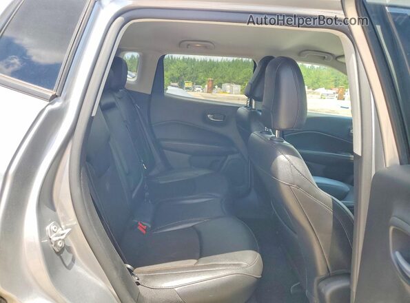 3C4NJDBBXLT174612 2020 JEEP COMPASS Silver Vista de los asientos traseros