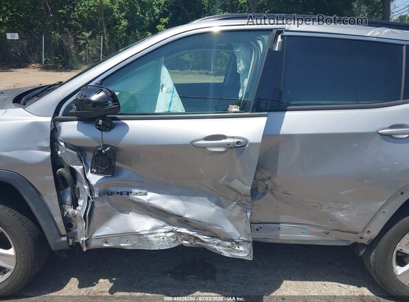 3C4NJDBBXNT210477 2022 JEEP COMPASS Silver 